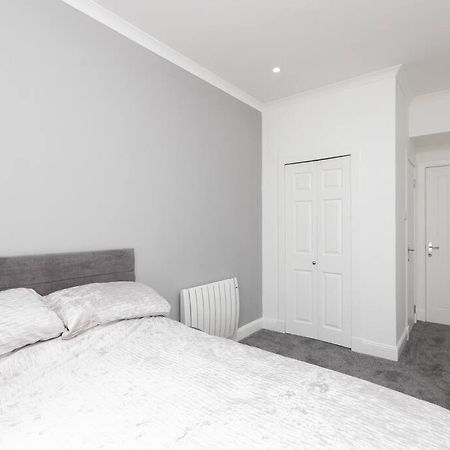 City Centre 2 Bedroom Flat Перт Экстерьер фото