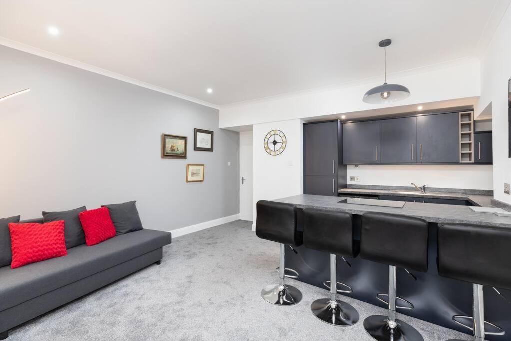 City Centre 2 Bedroom Flat Перт Экстерьер фото