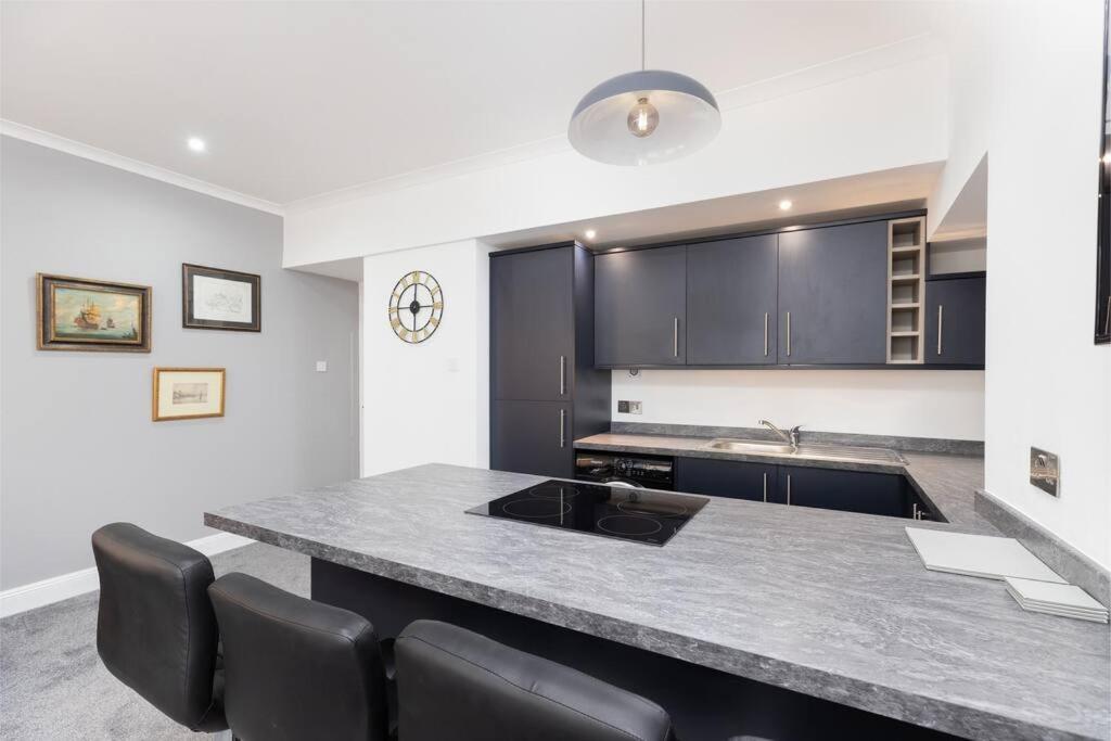 City Centre 2 Bedroom Flat Перт Экстерьер фото